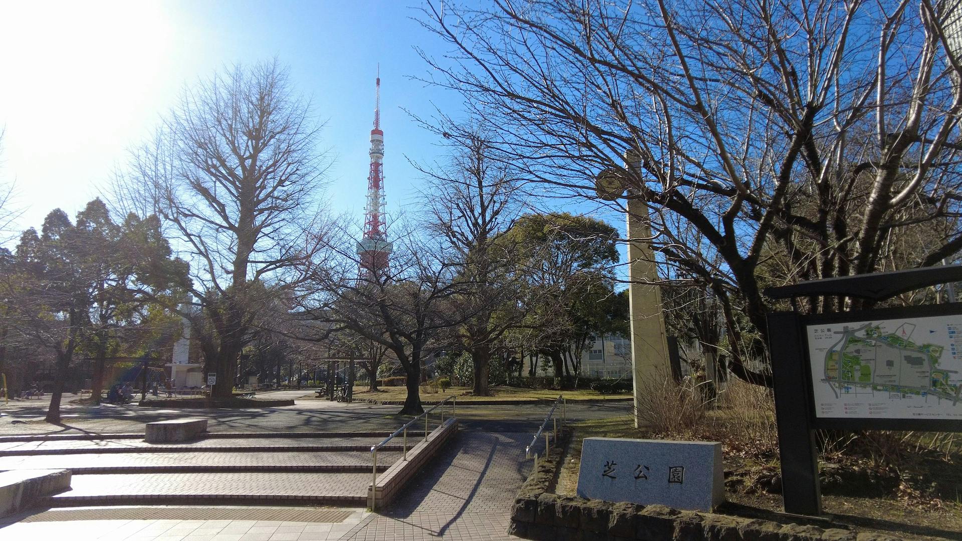 間近で見上げる東京タワーの光景が好き はぴとれ